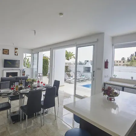 Villa Pearl Pe15 *